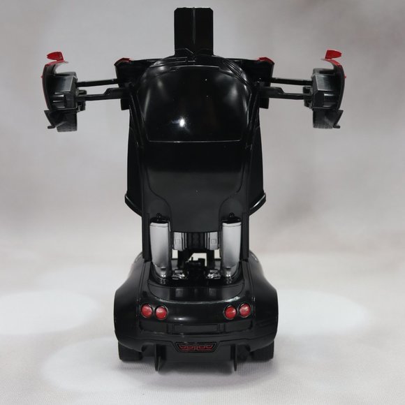 Deformed Car - Picture 9 of 12